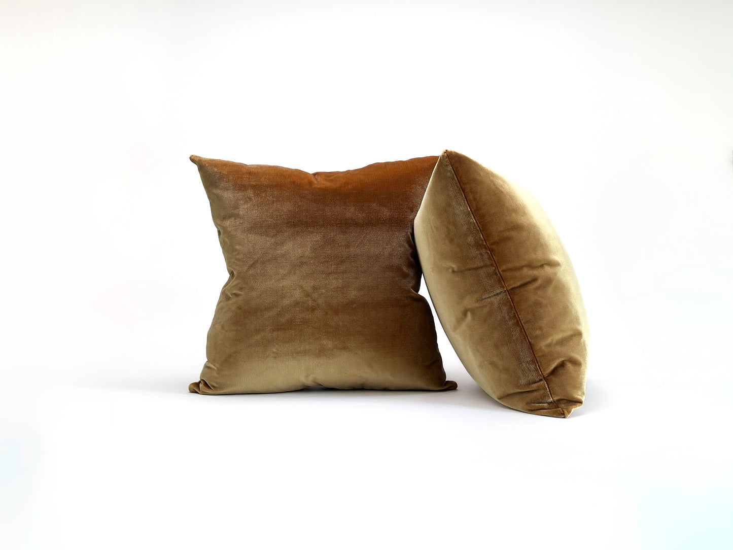 Oro silk velvet pillow